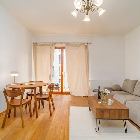 Rakowicka Parking Balkon By Hosty Apartamento