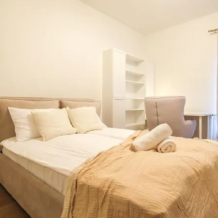 Rakowicka Parking Balkon By Hosty Krakow